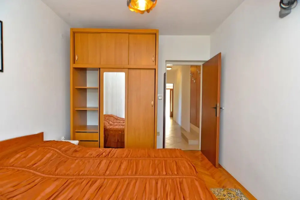 Apartment 1633