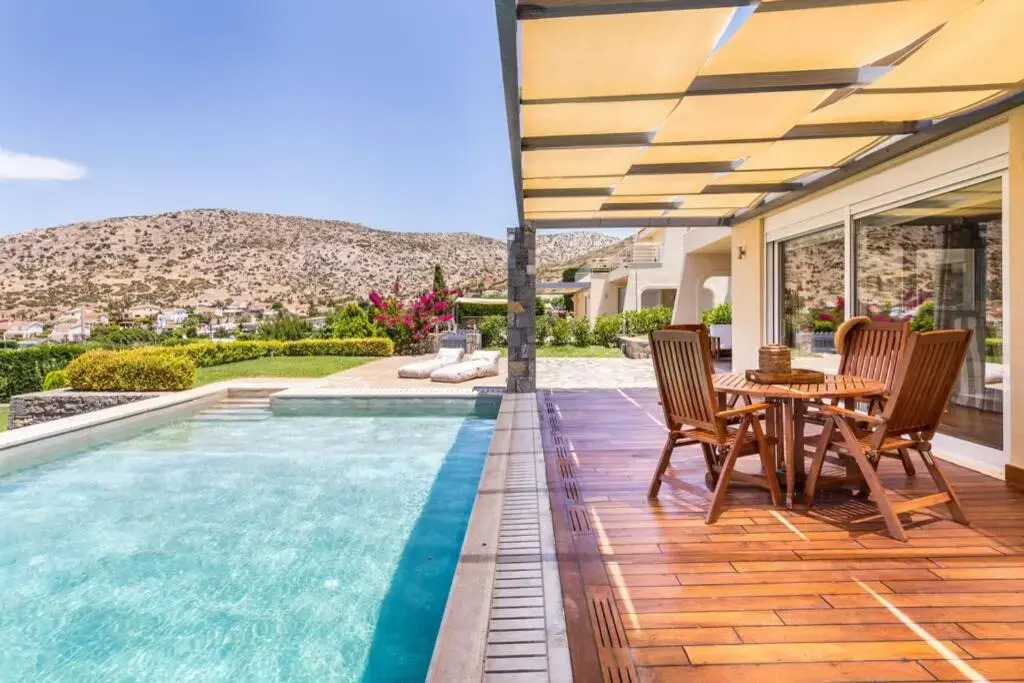 Amazing 5 bedroom Villa with Swimming Pool