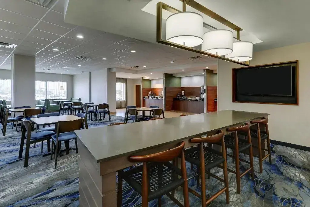 Fairfield Inn and Suites Hutchinson