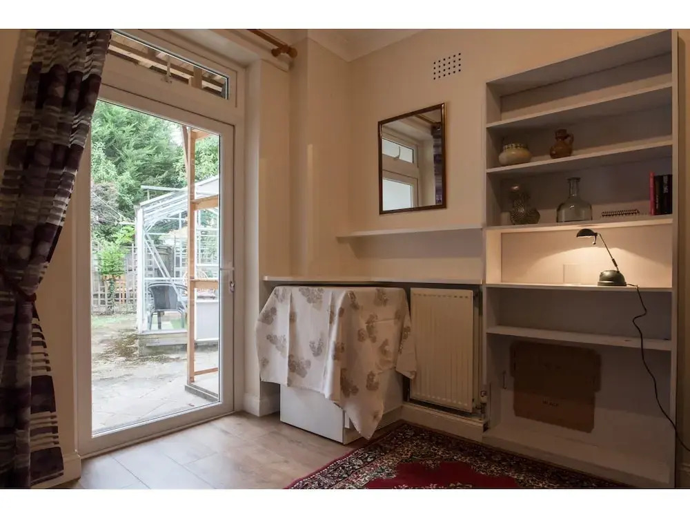 Unique & Beautiful Home for 8 in East Putney
