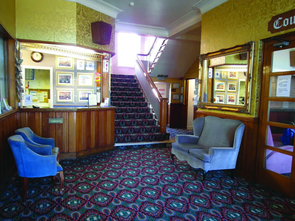 County Hotel