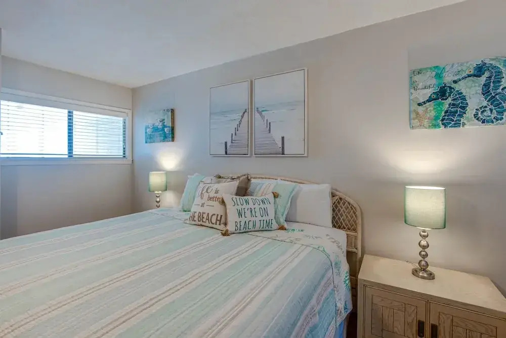Sandy Toes by Book That Condo