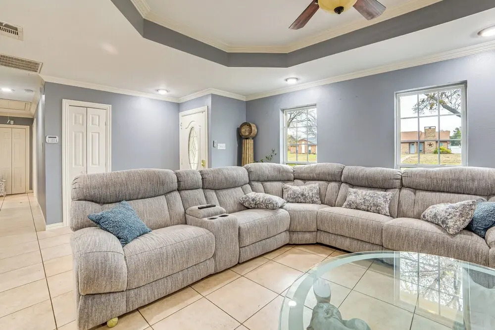 Dallas Area Home w/ Hot Tub, Families Welcome!