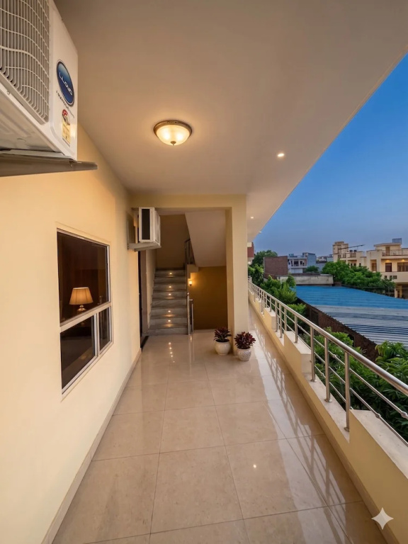 Hotel Radhe Radhe Near Jaipur Airport