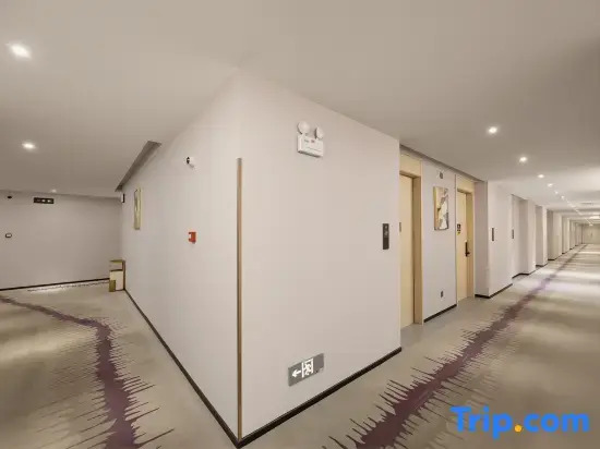 Shangjing Hotel (Lovers Road Beach Bathing Beach City Balcony Branch)