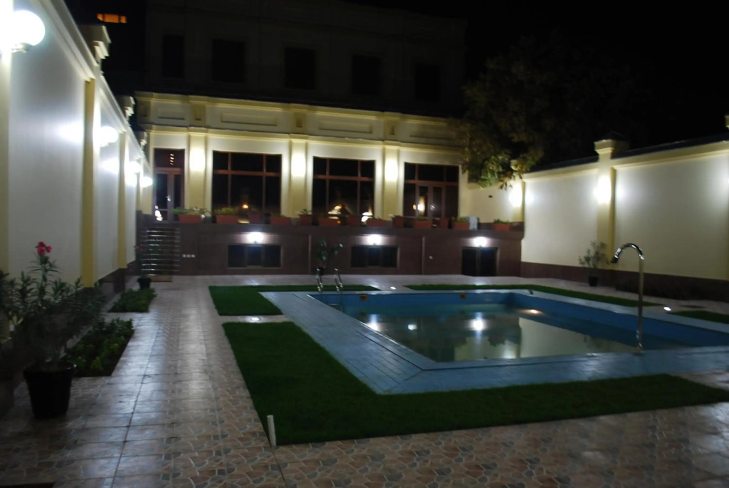 Jahon Palace