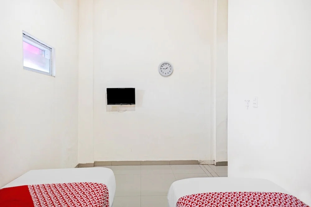 OYO 3051 Stm Suite
