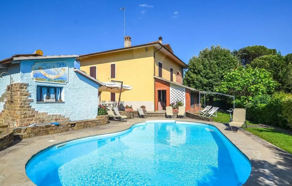 Amazing Apartment in Lucignano With Outdoor Swimming Pool, Wifi and 2 Bedrooms
