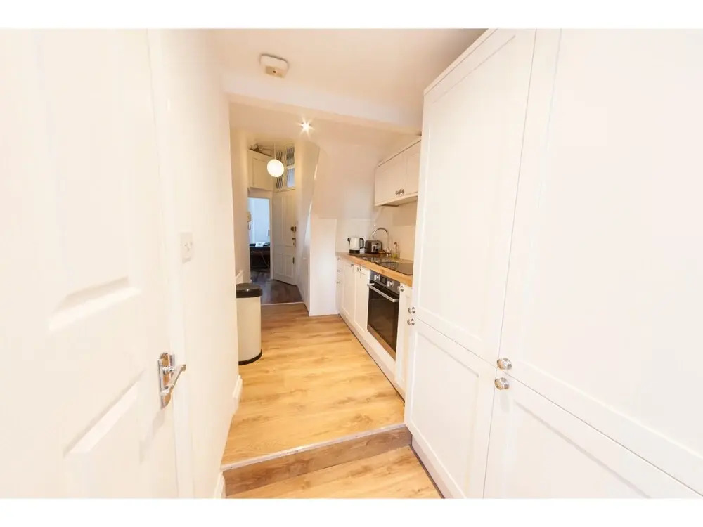 Newly Refurbished Victorian Style Flat for 2