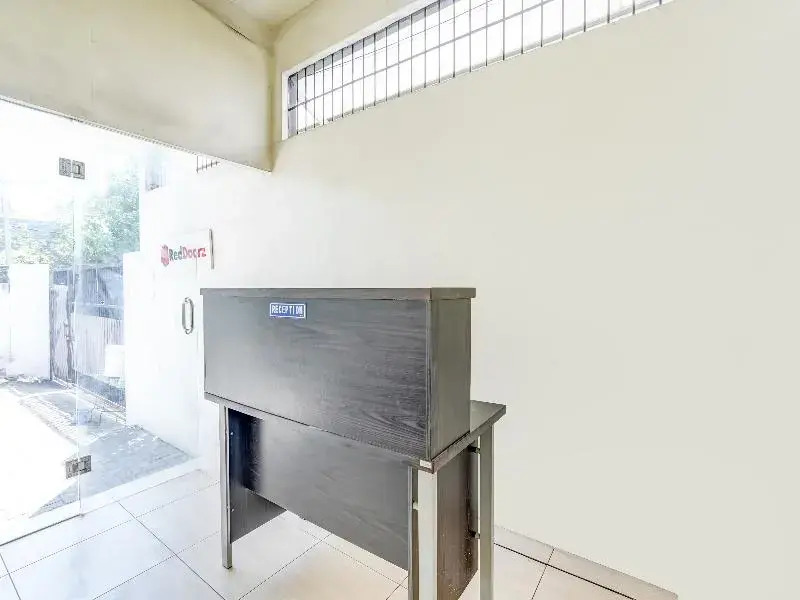 Oyo 91361 Benlin D'kost Syariah