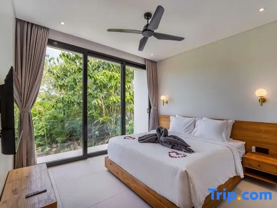 Six Palm 2BR Villa With Rooftop Near Padang Beach