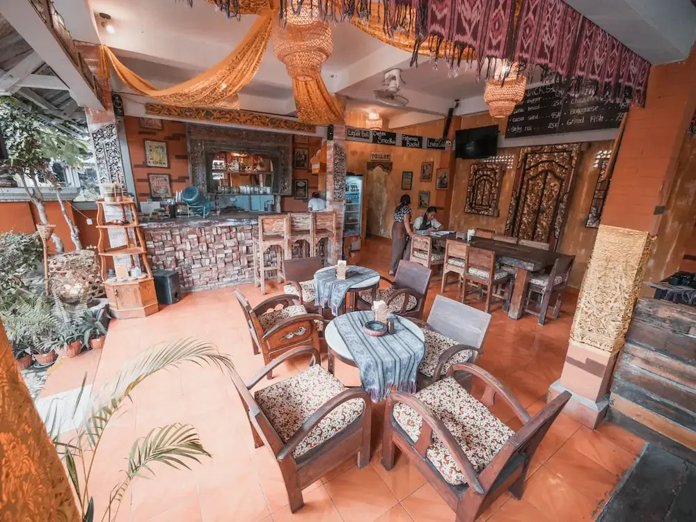 Lovina Palace