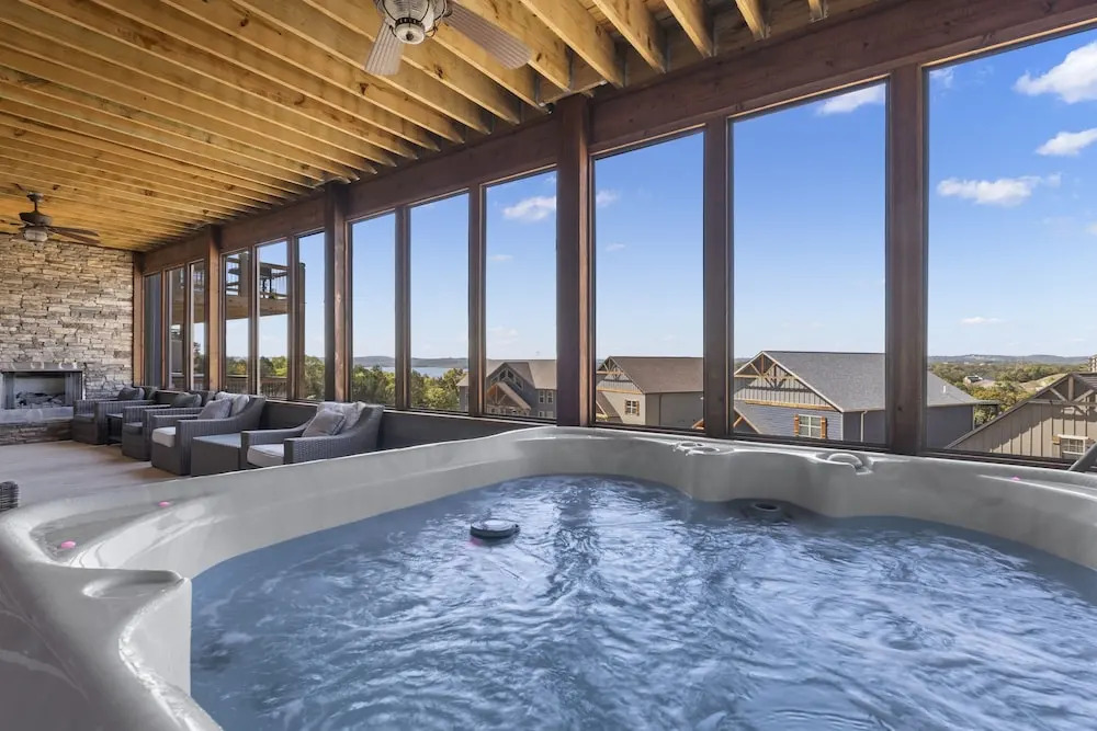 Lakefront Haven 9 Bedroom Home by RedAwning
