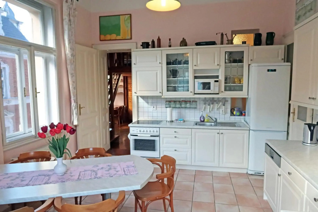 Apartment Themis