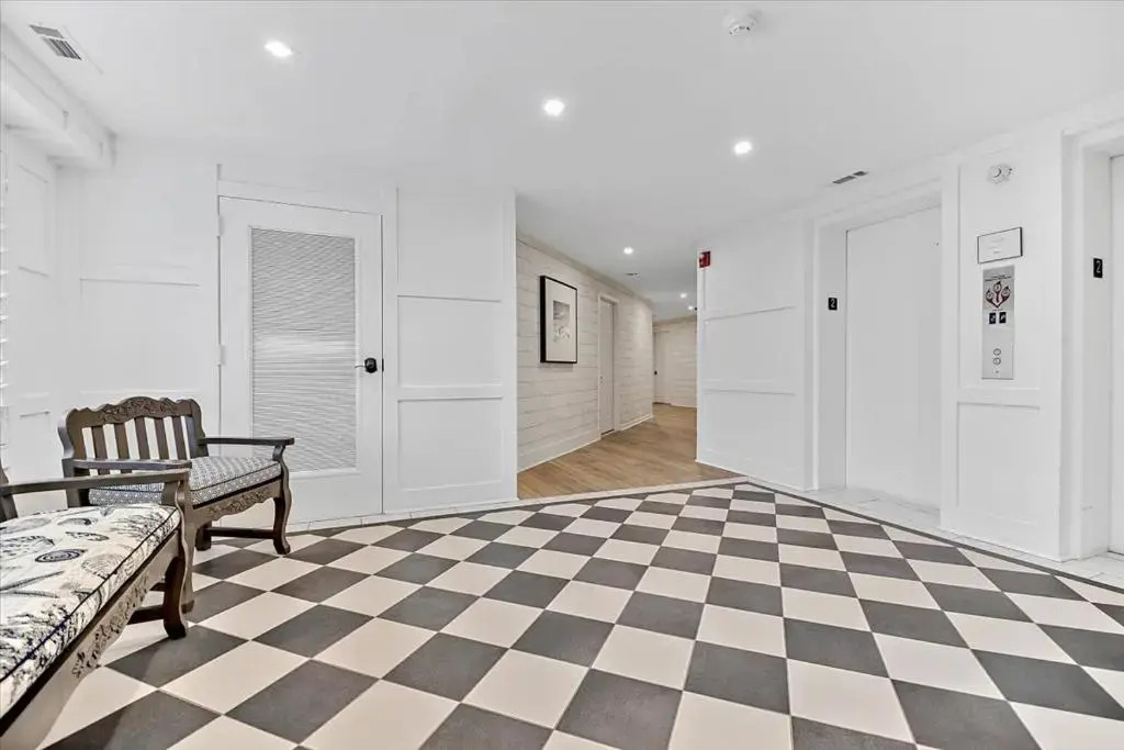 Village House 303, 2 Bedrooms, Sleeps 6, Elevator