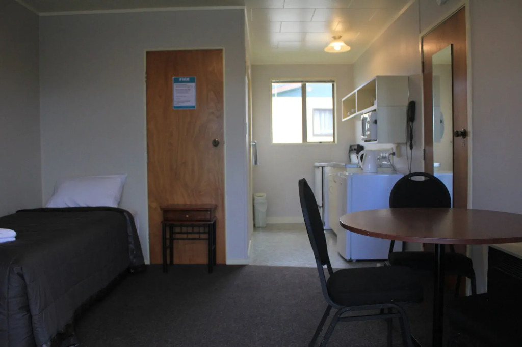 Coronation Court Motel
