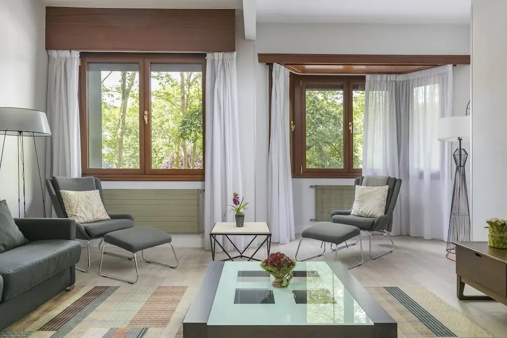 Euskalduna by Forever Rentals. 2 Bedroom Apartment With Wifi. Gran Via