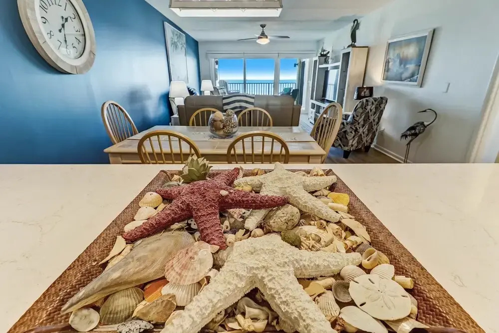 C5 Amelia South 2 Bedroom Condo by RedAwning