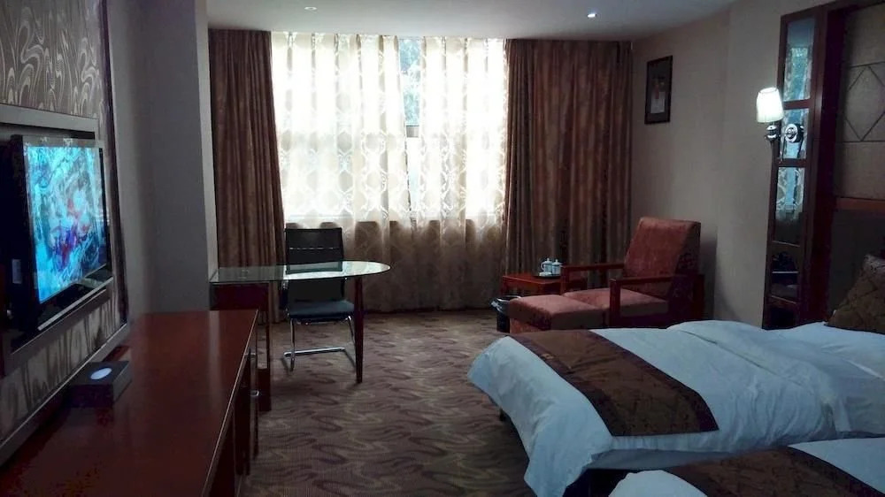 Tengyi Hotel(昆明腾翼大酒店（省肿瘤医院梁家河地铁站店）)