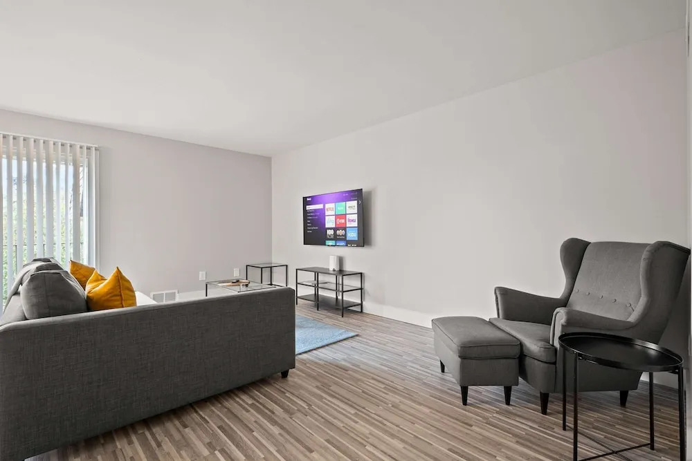 Stylish 2BR 2BA Stay in Prime Location
