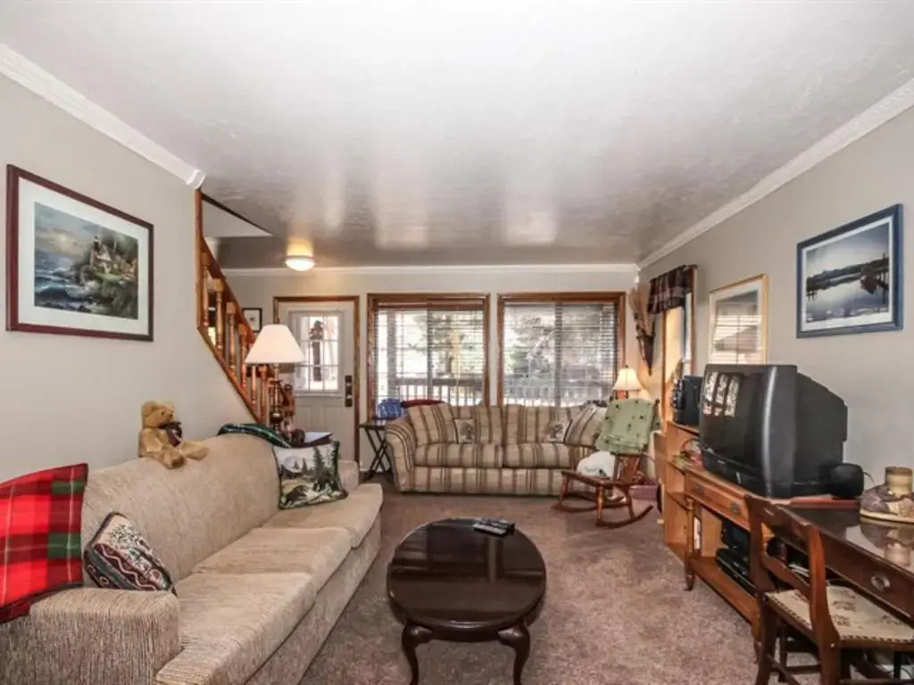 Idle Hours Inn - 1945 by Big Bear Vacations