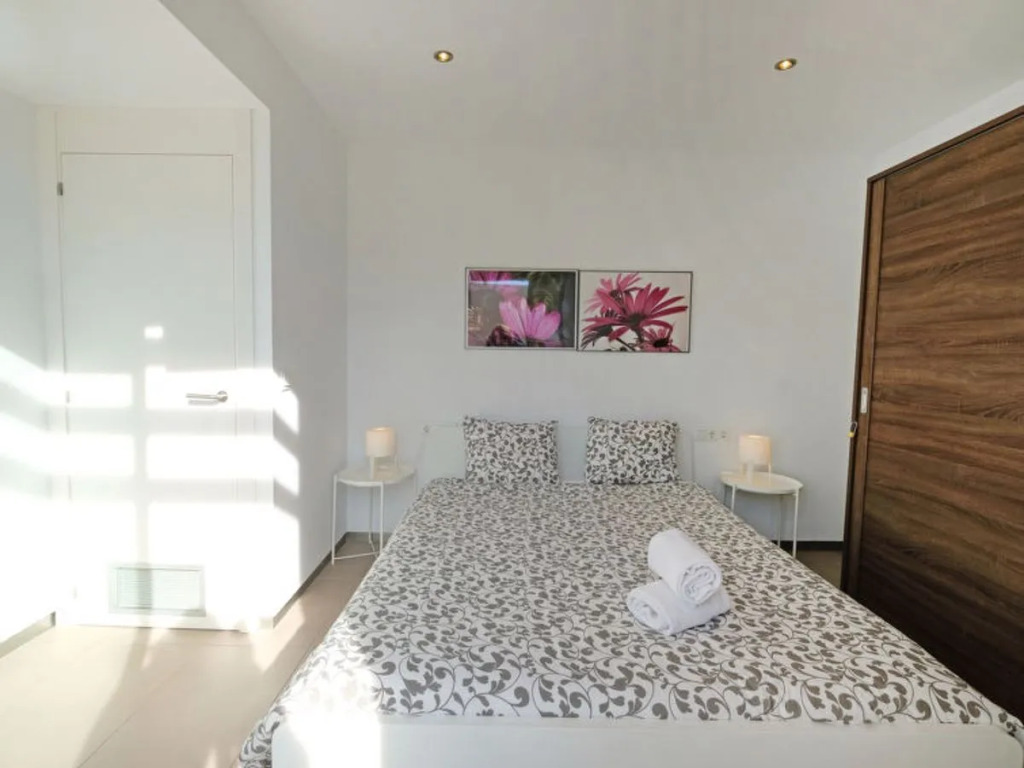 House Estrella Lampolla