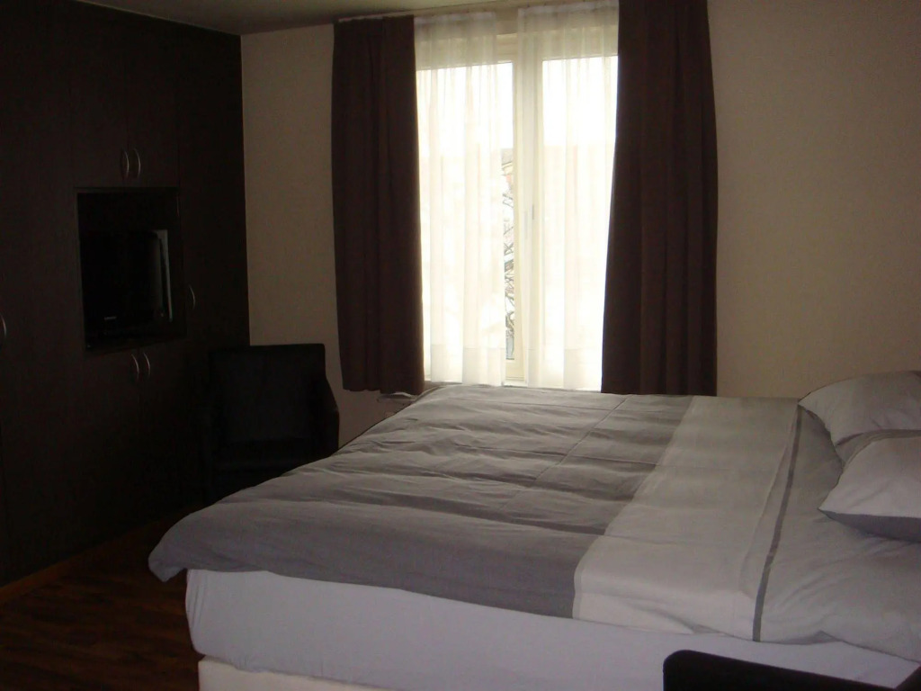 Lace Hotel