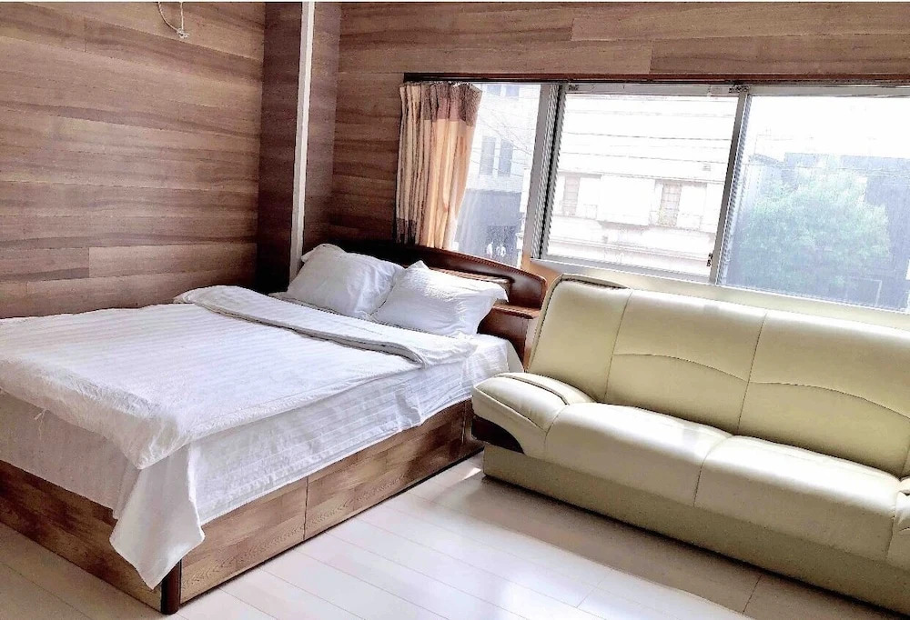 Asakusa Hotel 201