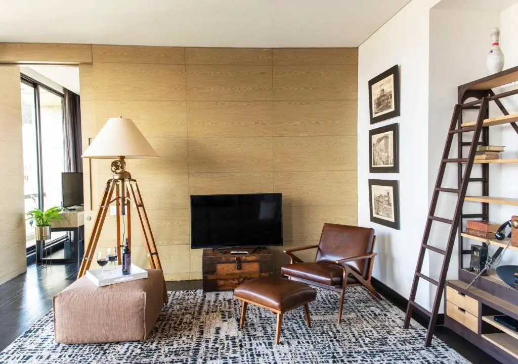 8010 Urban Living- Luxury Home Experience
