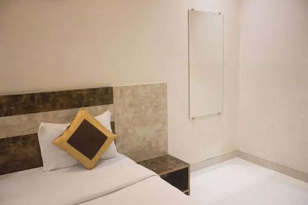 Hotel Embassy Grand