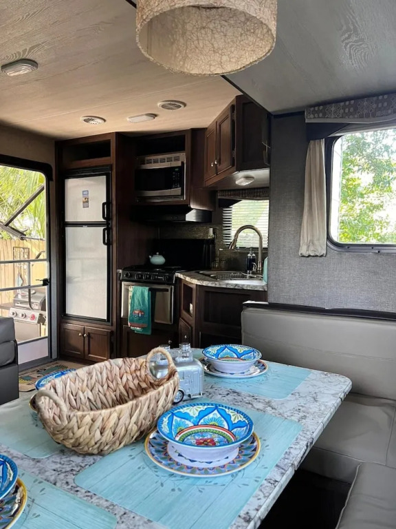 RV Camper Paradise on the Wheels Near Clearwater Beaches