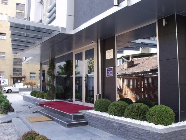Mola Hotel