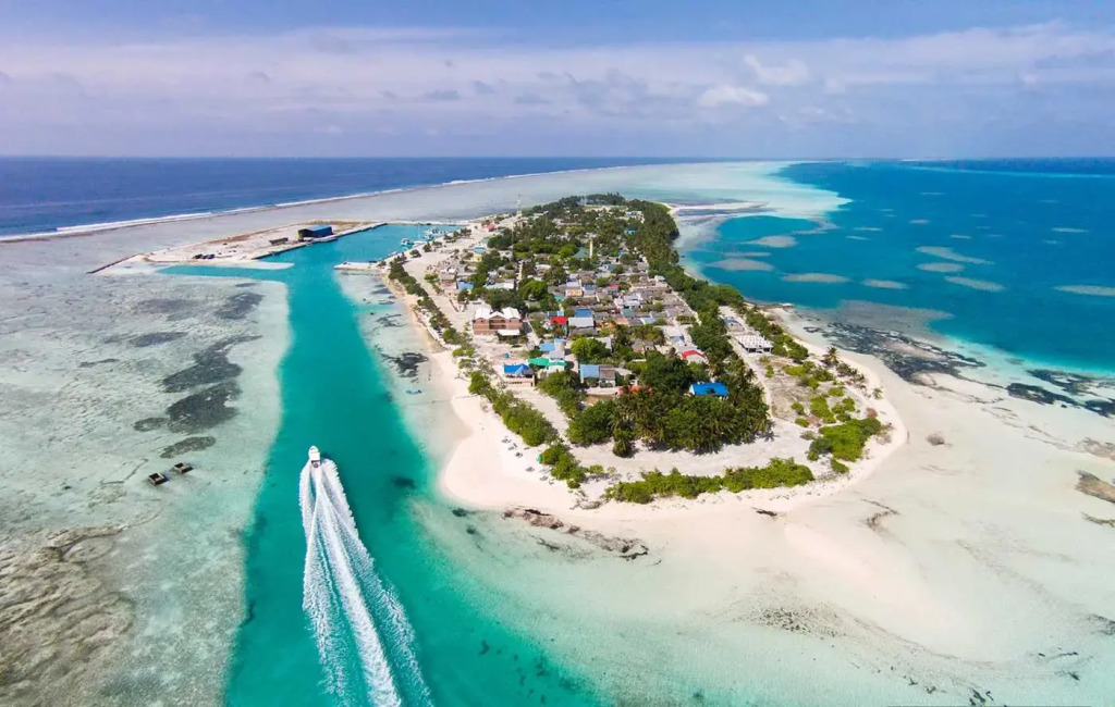 Veli Vilaa Dhiffushi - Beachfront