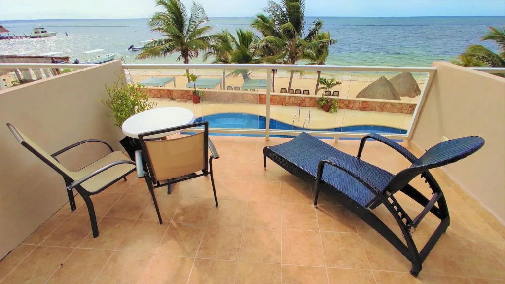 Hacienda Morelos Beachfront Hotel