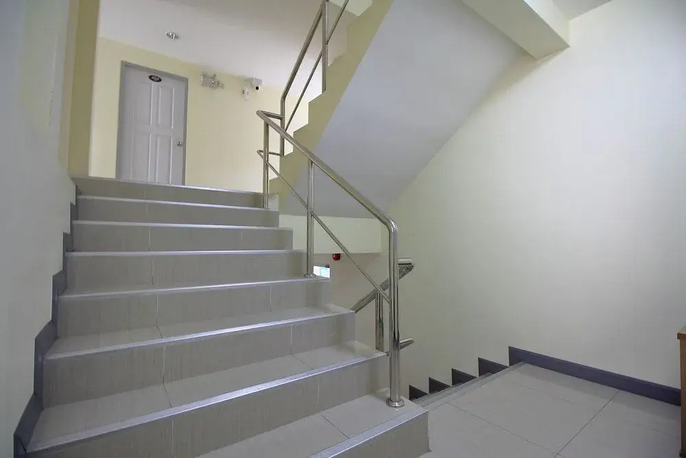 OYO 439 Bed and Bus Hotel