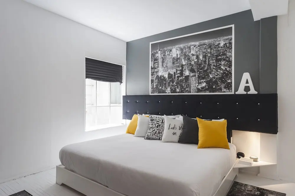 Black & White Apartment
