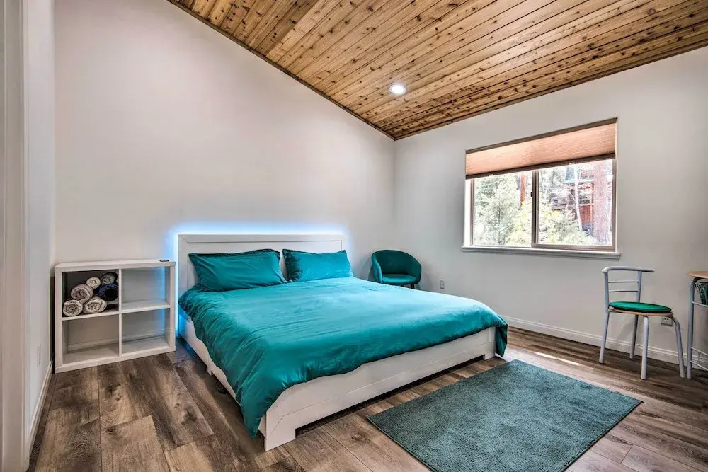 Pine Mountain Club Villa w/ Sauna, Deck + Views