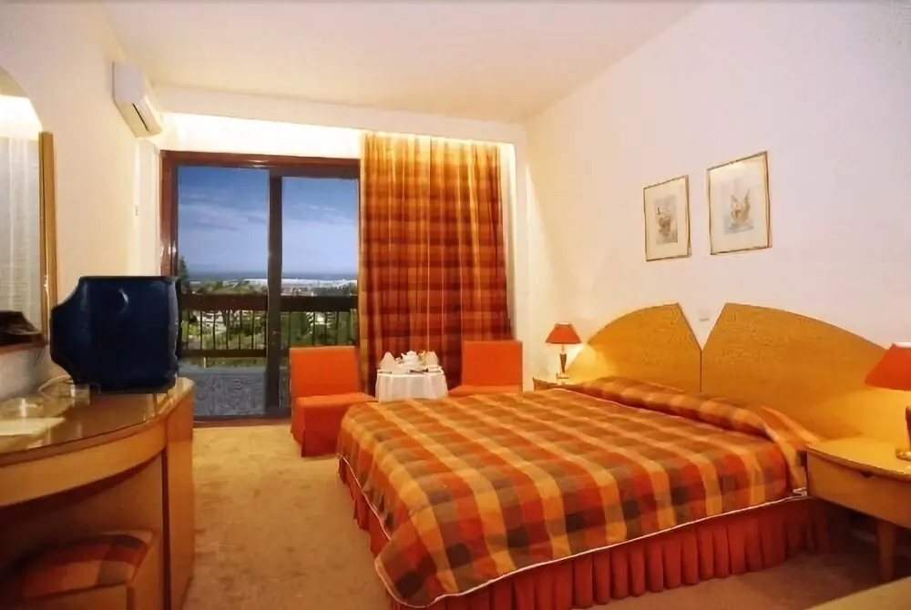 Nepheli Hotel