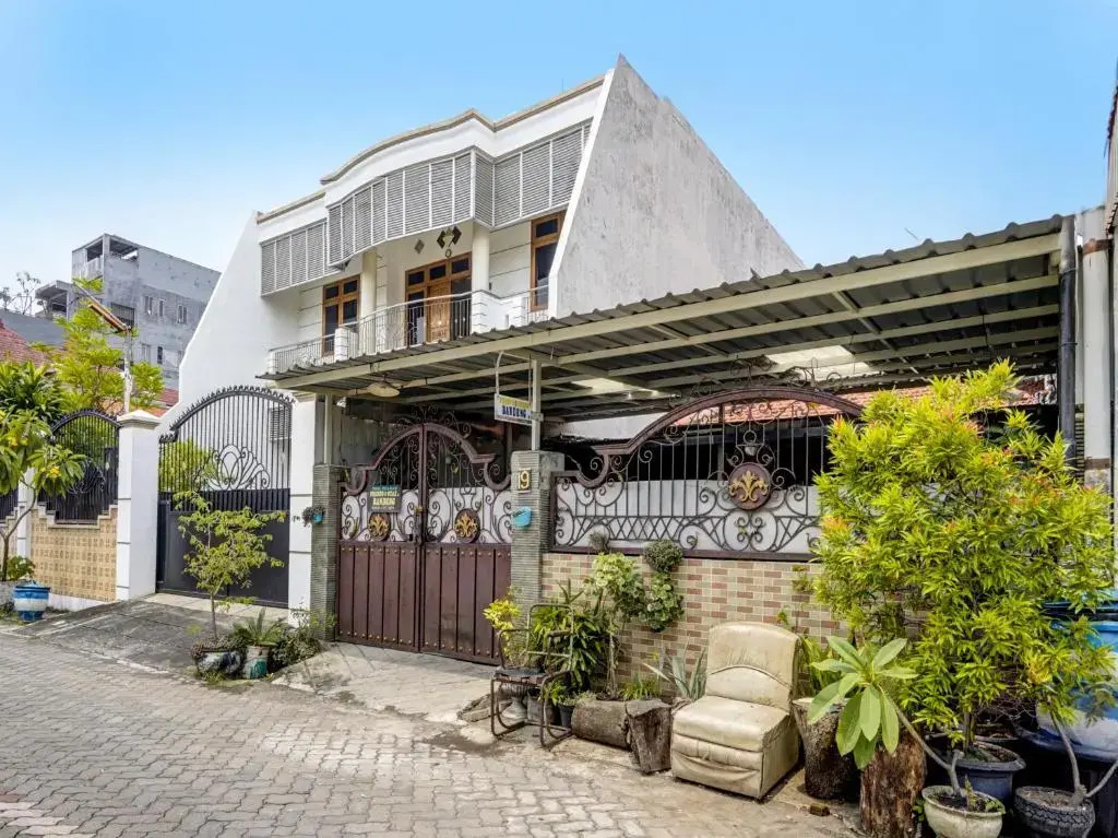 OYO Life 92461 Aini Syariah Homestay