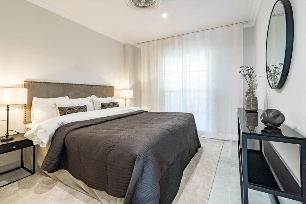 SAA3- Spacious apartment close to beach