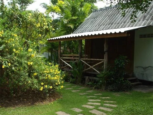 Suwan Guesthouse & Resort