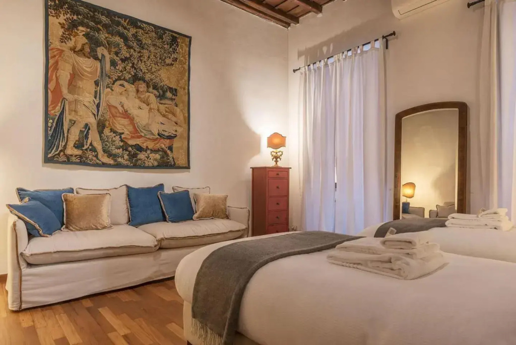 Unique Opportunity To Live in a Renaissance Palace - Ac/Wi-Fi