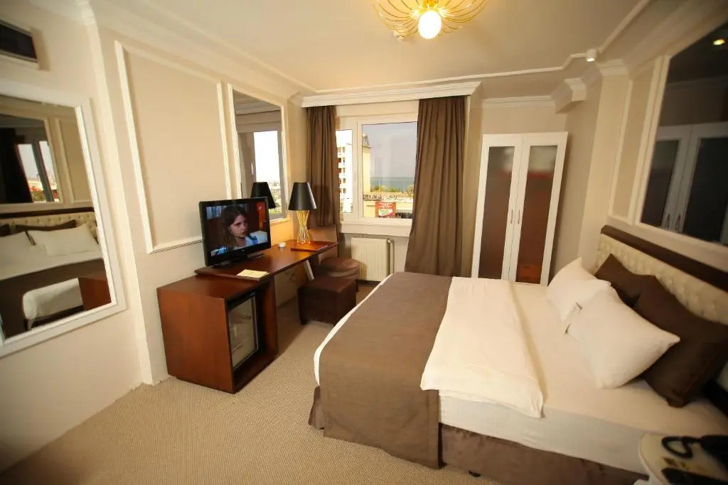 North Point Hotel