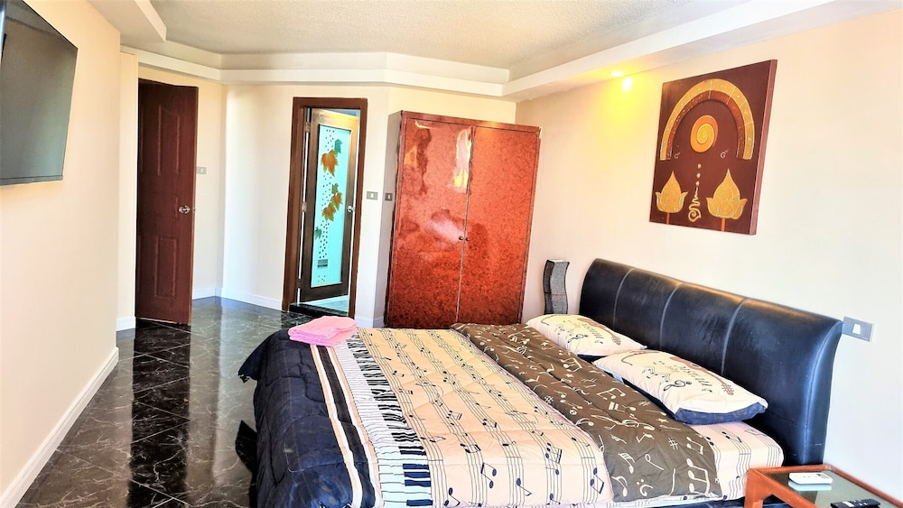 Spacious 2-bedroom Family Condo With Pool View 10th Floor, Angket Hip Residenc