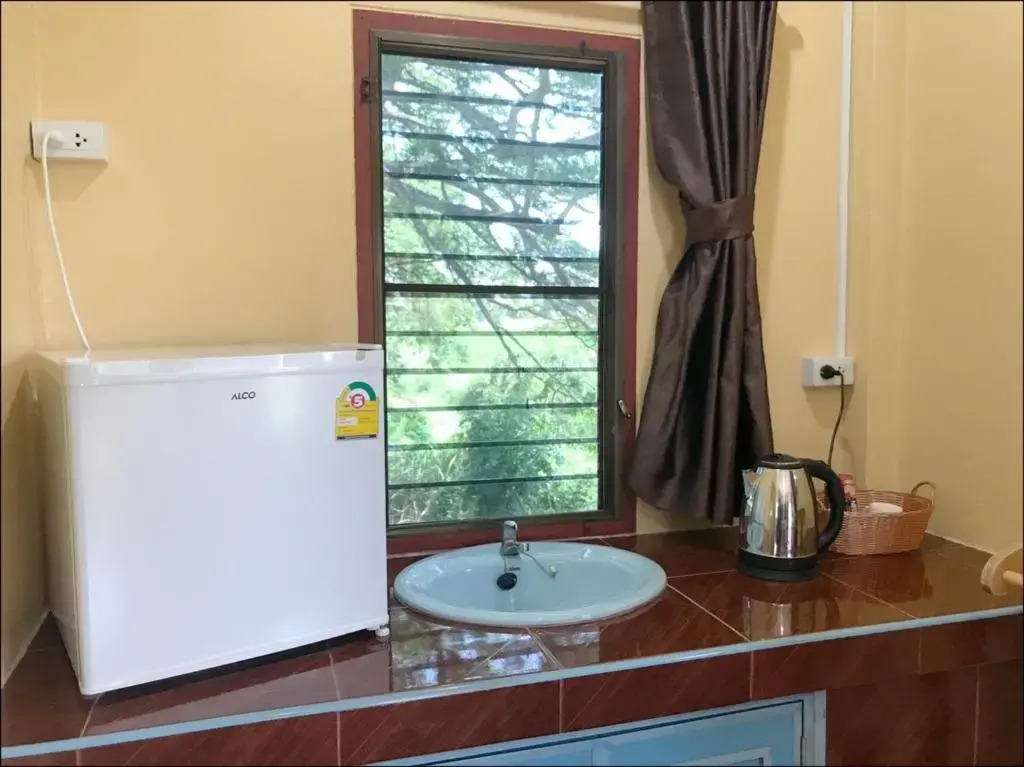 Rain Tree Cafe & Homestay
