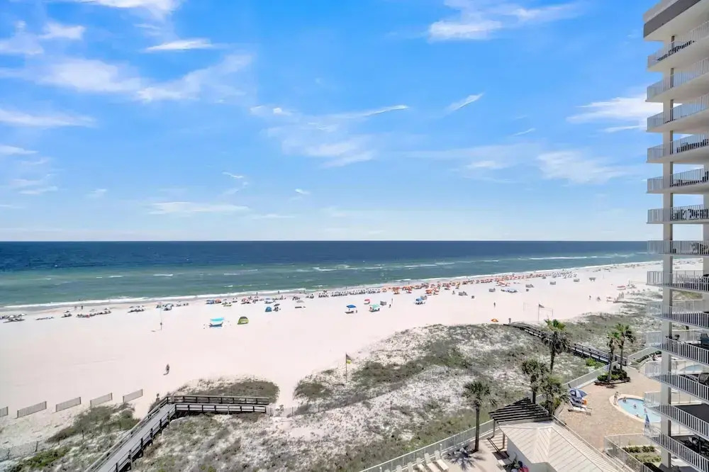 Pelican Pointe 805