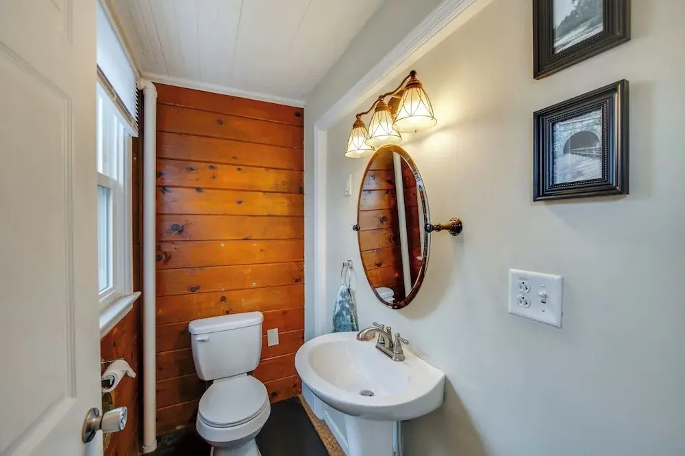 WFH Space & Yard! Walkable Lancaster Row Home