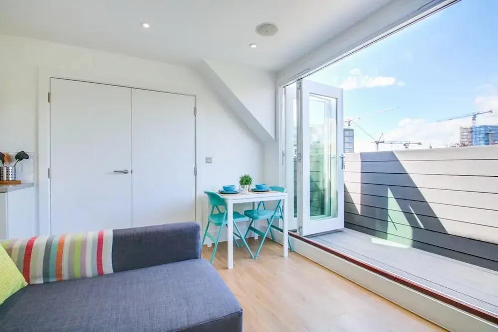 12A Cathedral Walk