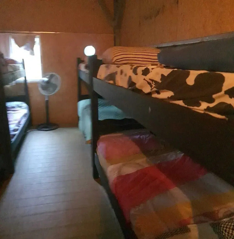 Candy House - Hostel