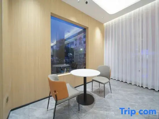 Yestour Hotel (Pingxiang Bus Terminal Vietnam Style Street)